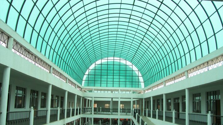 công trình mái vòm lợp lấy sáng từ tấm polycarbonate